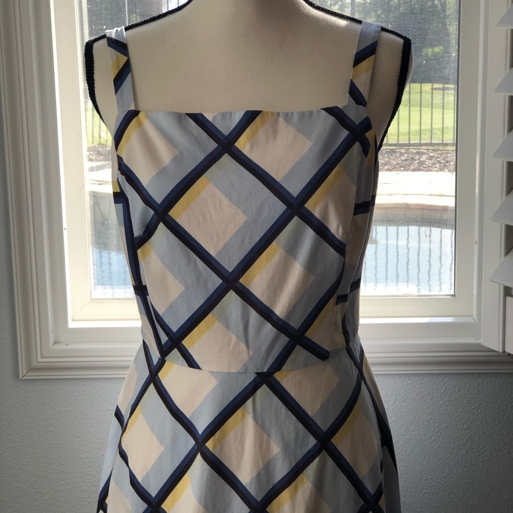 Super cute patterned lightweight dress.
